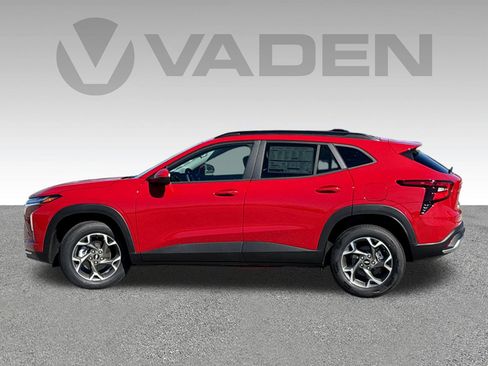 New 2026 Chevrolet Trax LT w/ Driver Confidence Package FWD image 28