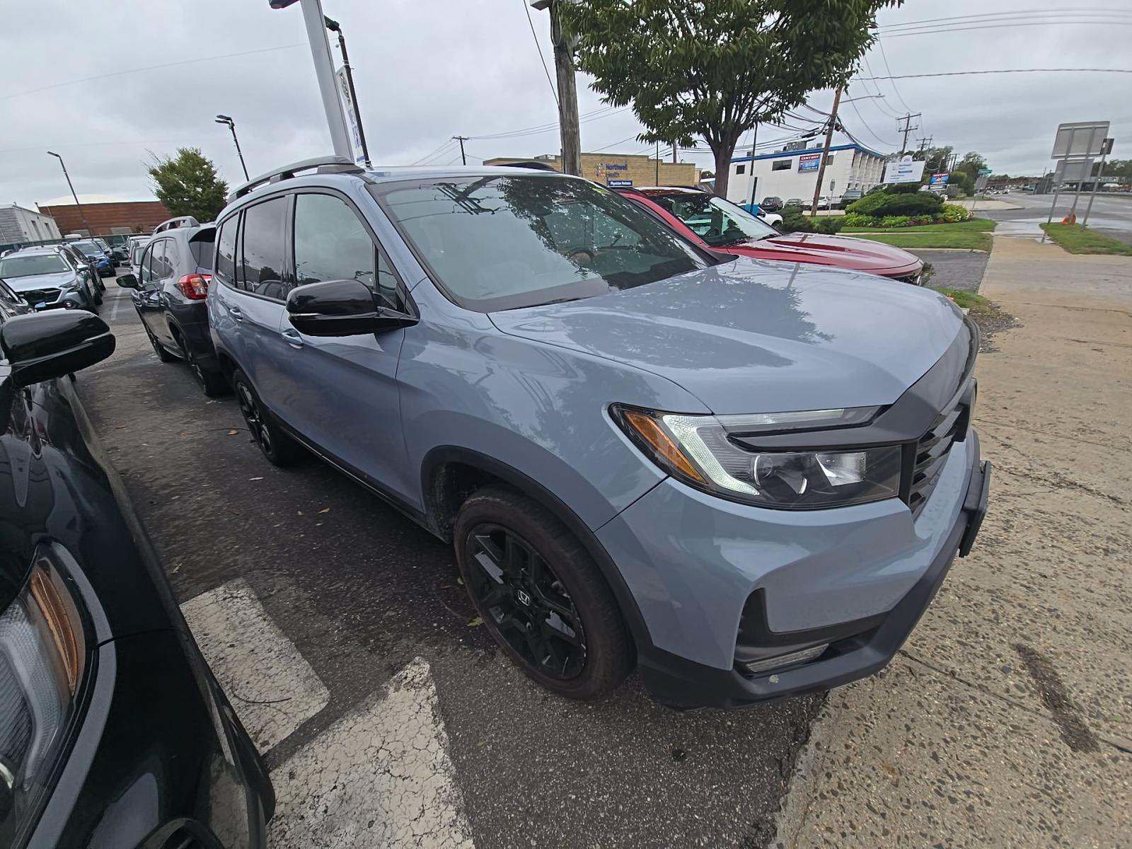 Used 2024 Honda Passport Black Edition image 5