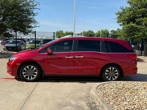Used 2024 Honda Odyssey EX-L image 3