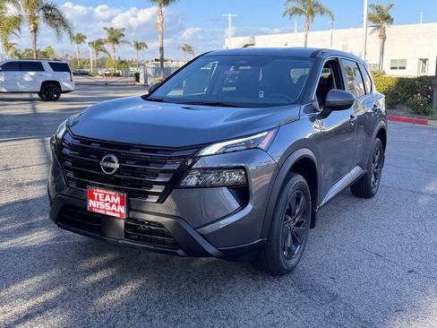 New 2026 Nissan Rogue SV FWD image 4