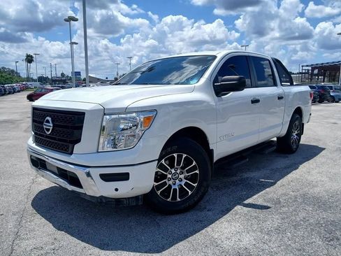 Used 2022 Nissan Titan SV w/ SV Convenience Package image 1