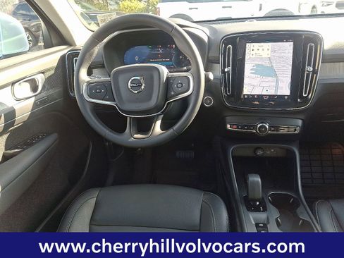 Certified 2025 Volvo XC40 B5 Core w/ Protection Package Premier image 12