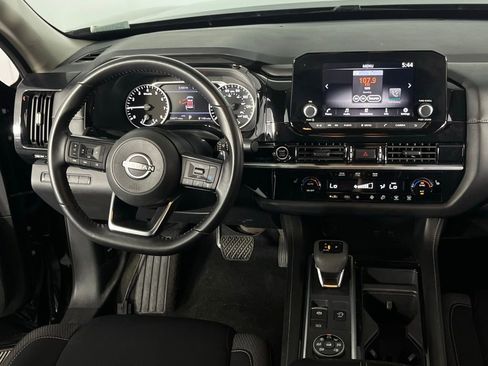 Used 2024 Nissan Pathfinder SV AWD/4WD image 12