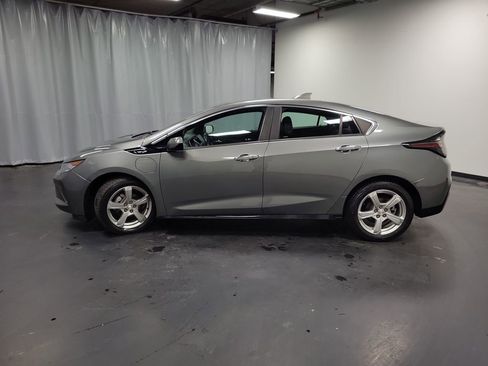 Used 2017 Chevrolet Volt LT w/ Comfort Package image 6
