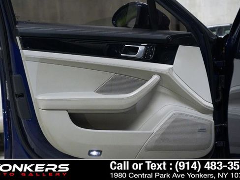 Used 2020 Porsche Panamera RWD image 52