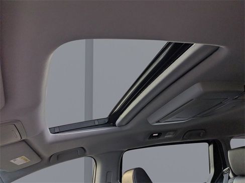 Certified 2023 Honda Odyssey Touring image 23