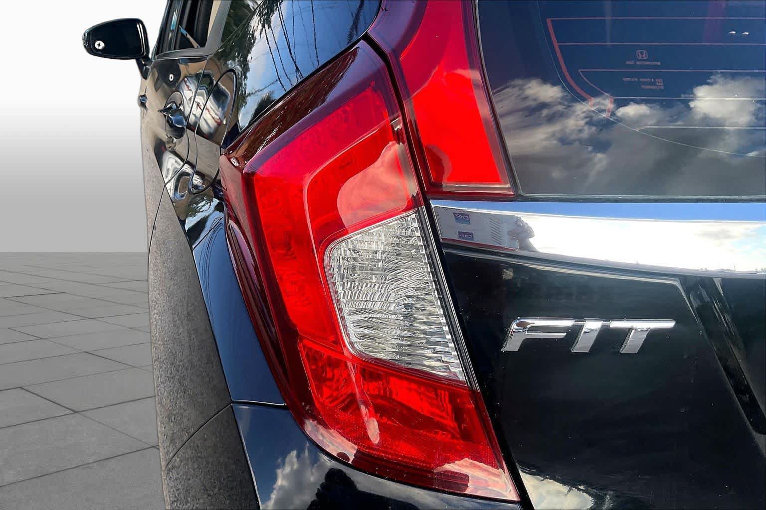 Used 2019 Honda Fit EX image 27