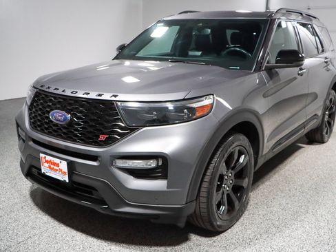 Used 2023 Ford Explorer ST w/ Technology Package AWD/4WD image 34
