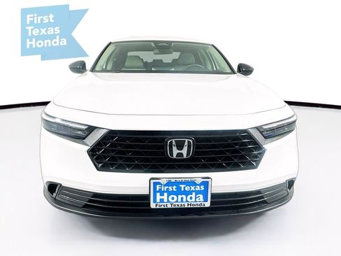 Certified 2025 Honda Accord SE image 2