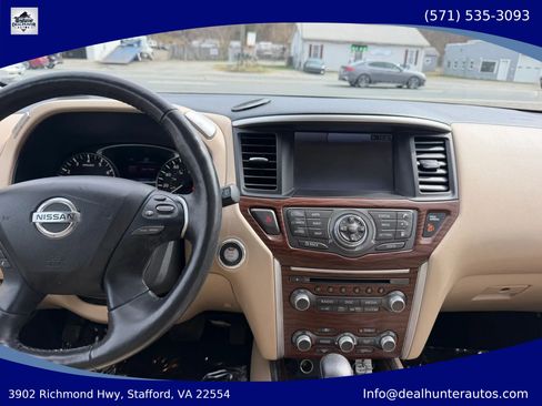 Used 2020 Nissan Pathfinder Platinum FWD image 38