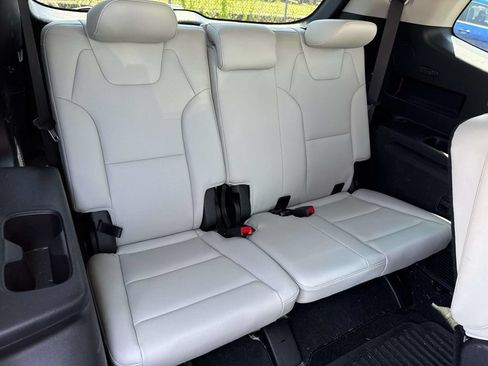 Used 2023 Kia Telluride EX w/ EX Captain's Chair Package FWD image 13