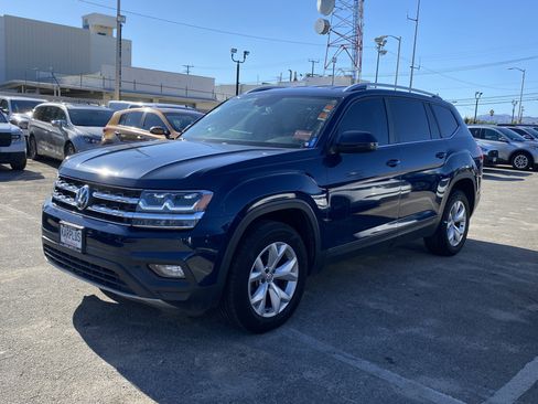 Used 2018 Volkswagen Atlas SE image 2