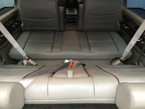 Used 2019 GMC Savana 2500 Extended w/ Enhanced Convenience Package image 9