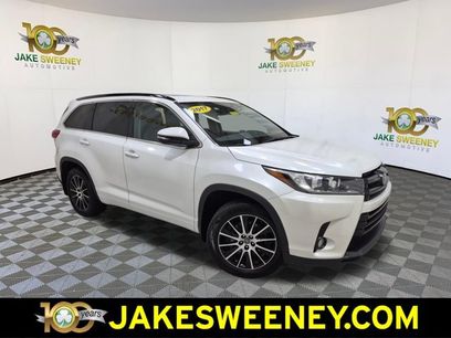 Used 2017 Toyota Highlander SE