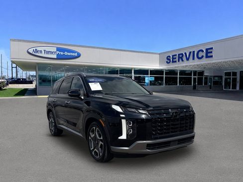 Certified 2023 Hyundai Palisade Limited FWD image 2