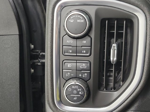 Used 2020 Chevrolet Silverado 2500 LTZ w/ LTZ Plus Package AWD/4WD image 23