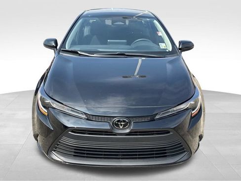 Used 2024 Toyota Corolla LE FWD image 2