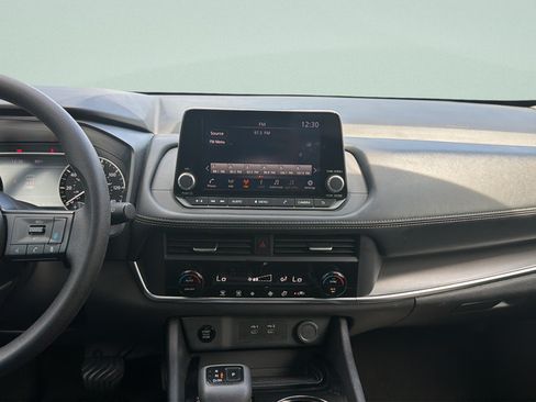 Used 2024 Nissan Rogue SV AWD/4WD image 11