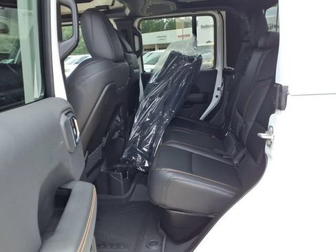 New 2026 Jeep Gladiator Sport AWD/4WD image 15