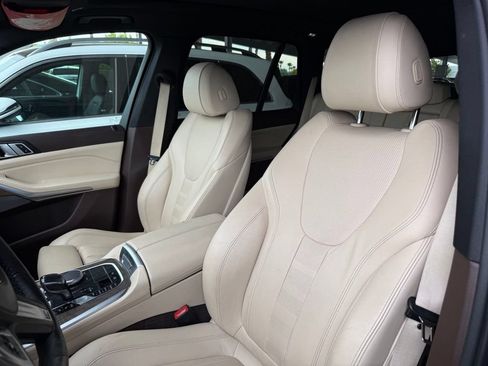 Used 2019 BMW X5 xDrive40i w/ M Sport Package AWD/4WD image 3