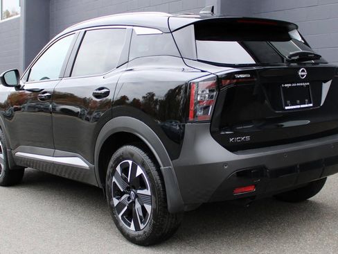 New 2026 Nissan Kicks SV w/ SV Premium Package image 3