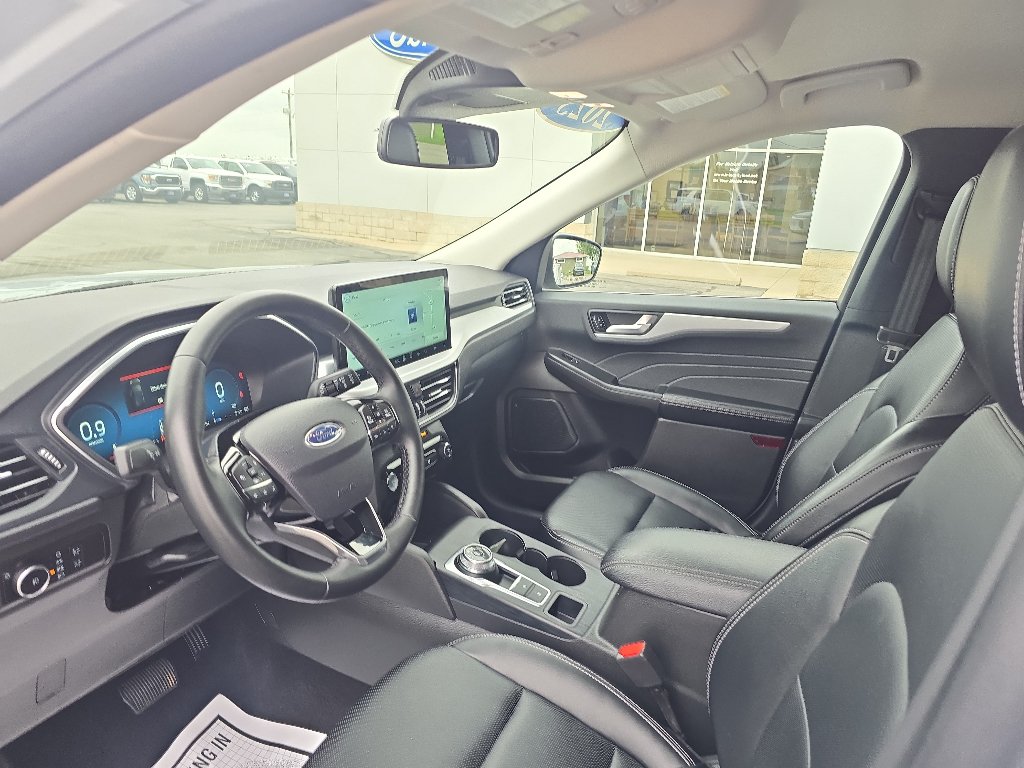 Used 2025 Ford Escape Platinum AWD/4WD image 18