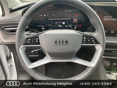 Used 2025 Audi Q5 Premium Plus w/ Premium Plus image 16