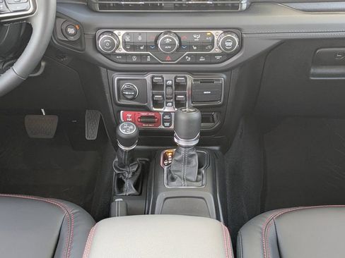 New 2026 Jeep Wrangler Unlimited Rubicon AWD/4WD image 18