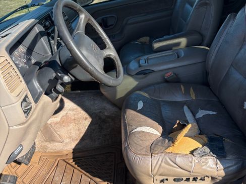 Used 1999 Chevrolet Tahoe Z71 w/ Comfort & Security Pkg image 16