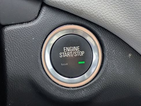 Used 2023 Chevrolet Equinox LT FWD image 31