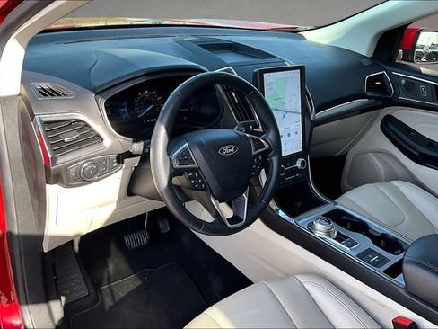 Used 2022 Ford Edge Titanium AWD/4WD image 10