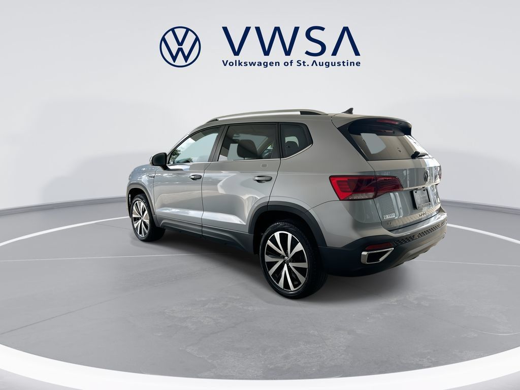 Certified 2023 Volkswagen Taos SE FWD image 5