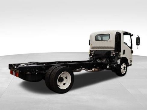 New 2025 Chevrolet Low Cab Forward image 4