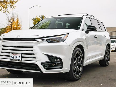 Certified 2026 Lexus TX 500h AWD image 3