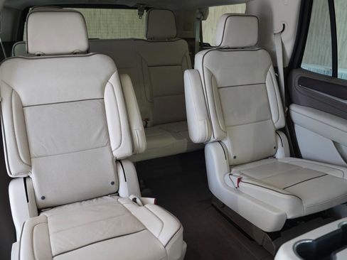 Used 2021 GMC Yukon Denali w/ Denali Premium Package AWD/4WD image 34