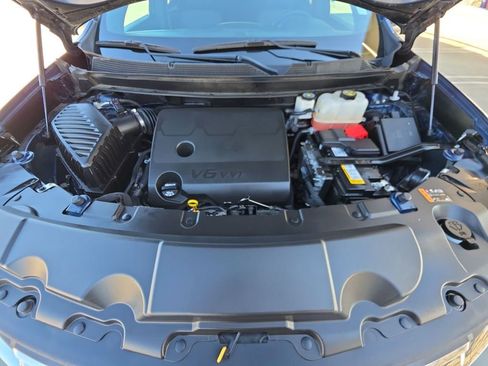 Used 2023 Chevrolet Traverse LT image 31