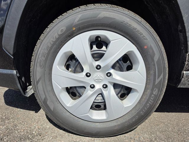 Used 2025 Toyota RAV4 LE FWD image 15