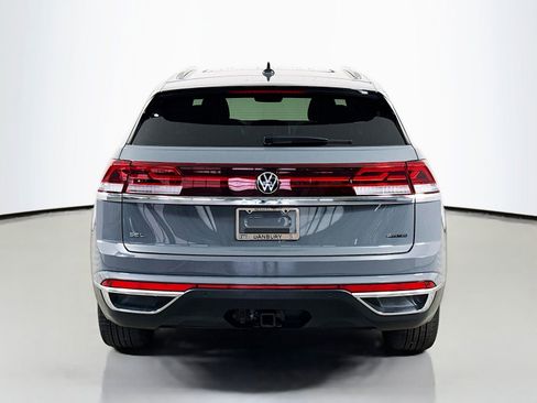 Used 2025 Volkswagen Atlas Cross Sport SEL image 10