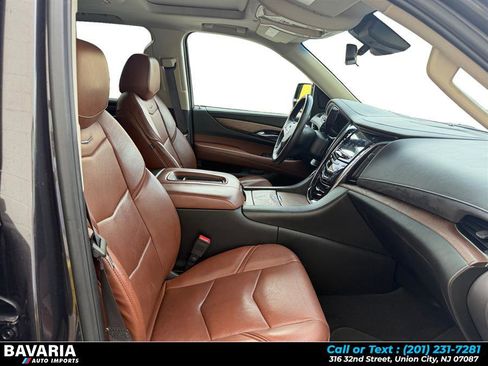 Used 2017 Cadillac Escalade Premium Luxury AWD/4WD image 17
