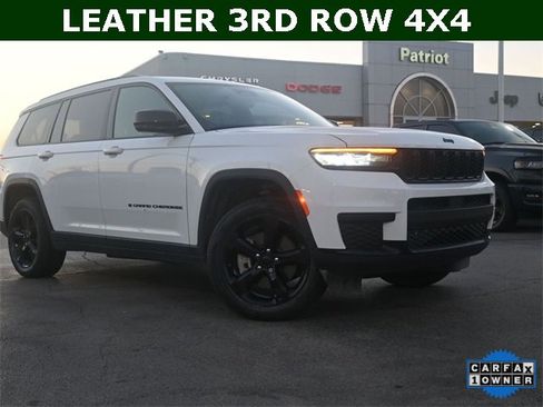 Used 2023 Jeep Grand Cherokee L Laredo image 2