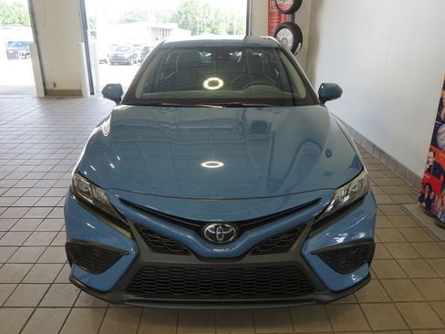 Used 2023 Toyota Camry SE FWD image 12
