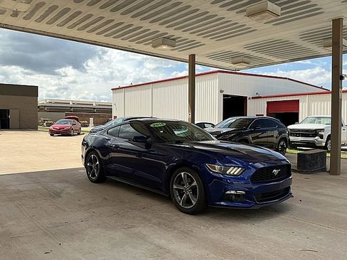 Used 2015 Ford Mustang Coupe w/ Equipment Group 051A RWD image 3