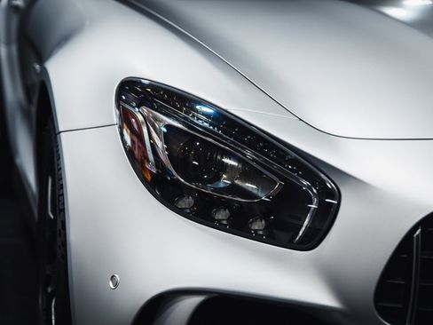 Used 2018 Mercedes-Benz AMG GT R image 31