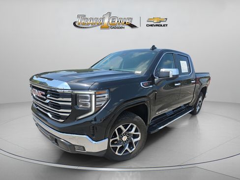 Used 2023 GMC Sierra 1500 SLT w/ SLT Premium Package AWD/4WD image 4