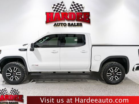 Used 2023 GMC Sierra 1500 AT4 w/ AT4 Preferred Package AWD/4WD image 1