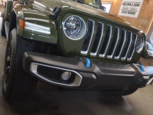 Used 2023 Jeep Wrangler Unlimited Sahara w/ Cold Weather Group image 3