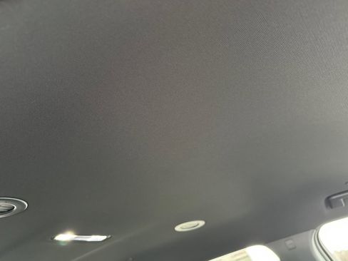 New 2025 GMC Acadia Elevation image 17