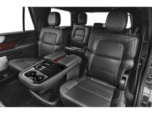 Used 2024 Lincoln Navigator Premiere AWD/4WD image 13