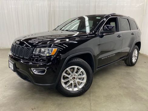 Used 2021 Jeep Grand Cherokee Laredo w/ Security & Convenience Group AWD/4WD image 1