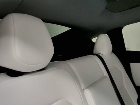 Used 2026 Tesla Model Y 2WD image 37